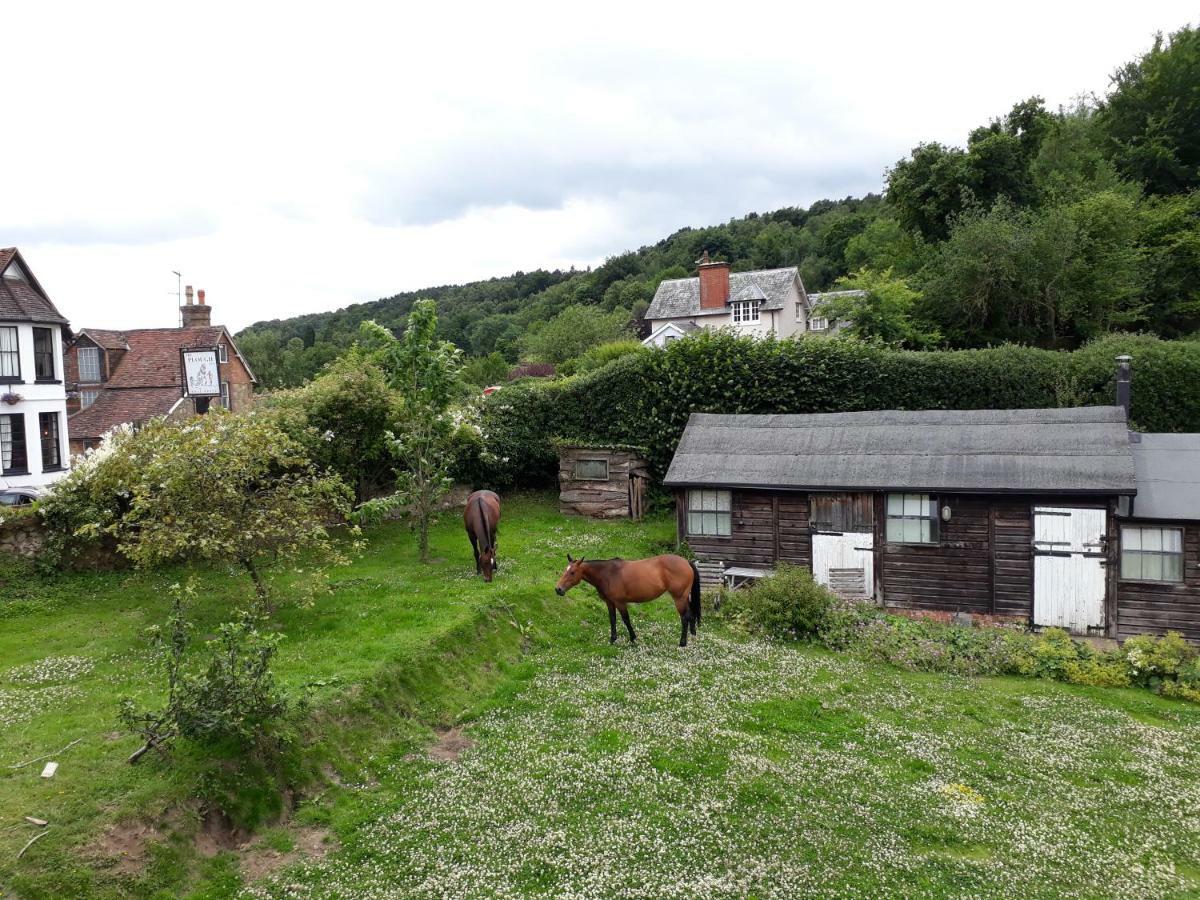 Crockers Farm Villa Dorking Exterior photo